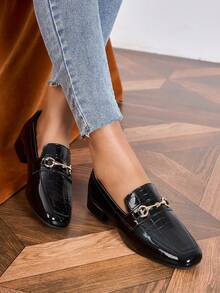 Mocasines de tacón bajo negro para mujer, estilo británico retro de punta redonda, diseño de parches universitarios, adecuados para primavera/otoño, trabajo y uso diario - Negro - Ver 1