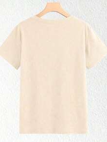Soft 100% Cotton T-Shirt. Printed T-Shirt With A Heart-Shaped Pencil, A Glitter-Effect Apple (It's Printed), The Text "Maestra" (Teacher), And The Phrase "Teaching Is A Job From The Heart." This Colorful, Modern, Casual T-Shirt Features A Round Neck, Short Sleeves, And A Relaxed Fit, Making It Ideal For School Or Work. It's Fashionable And Perfect For Everyday Wear. Made From Breathable Cotton, It Goes With Everything. - 杏色 - 查看 2