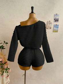 Conjunto de 2 piezas de top y shorts de cuello asimétrico de color sólido para mujer, estilo casual de vacaciones - Negro - Ver 2