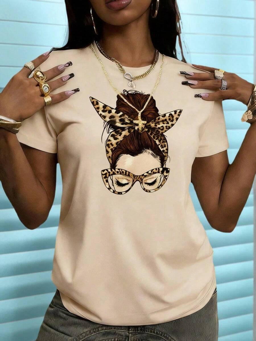 New Arrival 2026: Women's Short-Sleeved Crew Neck T-Shirt. Made From 100% Pure Cotton With A Relaxed Fit. Casual And Versatile Design With Prints, A Wardrobe Essential. Perfect For Everyday Wear, Casual Dates, And Streetwear. - 白色 - 查看 1