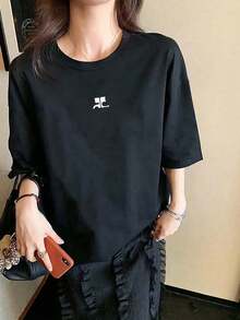 Domestic Shipping Available. Women's White Long-Sleeved T-Shirt With Print. Korean-Style Top. New For Fall. Y2K Top. Korean Style. Loose Fit. Casual. Long-Sleeved T-Shirt. - 黑色 - 查看 1