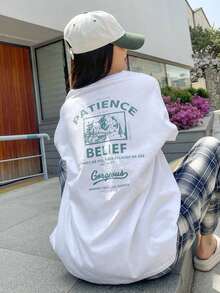Camiseta oversize con gráfico de montaña y lema: "PACIENCIA. UN BUEN MOMENTO. CREENCIA. BELLEZA. A VECES TE TRAEMOS UN VERANO FRESCO. ESTE ES NUESTRO MOMENTO" [Nacional Envio] playeras de mujer algodon - Estilo - Ver 5