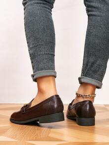 Giày lười nữ trang trí kim loại, kiểu dáng slip-on, chất liệu giả da, gót thấp, thích hợp đi làm hàng ngày. - Màu nâu Sô-cô-la - Xem 5