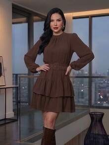 Long-Sleeved Dress With Elegant Belt And Double Hem In Marrant Fabric. Dress With Ruffles, Perfect For São João (Saint John's Day) And Winter. - 巧克力棕 - 查看 2