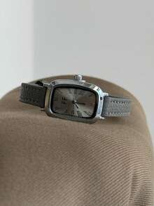 1pc Vintage Style Adjustable Leather Strap Quartz Women's Watch, Oval Roman Numeral Dial, Compact Design Suitable For Daily Wear, Birthday Gift - Grey - View 4