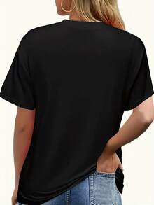 Playera de Mujer con Estampado de Dragón y Luna Blanca Estilo Gótico Moderno "Silent Chaos" Manga Corta Cuello Redondo Oversize Suave - Negro - Ver 4