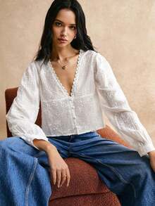 Blusa de manga larga con cuello en V y bordado floral, adecuada para salidas casuales, blusas de manga larga - Blanco - Ver 1
