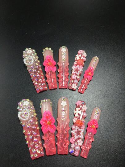 10片装，5.5厘米手工棺材形可穿戴美甲贴片，饰以水钻、花瓣、五角星和棒棒糖。设计为美甲贴片套装，适合女性和女孩，可用于情人节、派对、节日和日常佩戴。美甲配件、亚克力美甲套装、手工压制美甲、假指甲贴片和美甲产品。