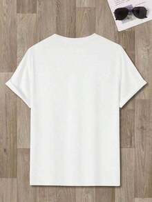 Camiseta de manga corta para mujer con estampado "Thank God", blanca con estampado azul, cuello redondo, corte regular, estilo casual para primavera y verano, uso al aire libre, cómoda para todas las estaciones, camisetas para damas, atuendo de verano, estampado llamativo, material transpirable, top estampado, para amantes de la moda, estilo casual. - Blanco - Ver 2