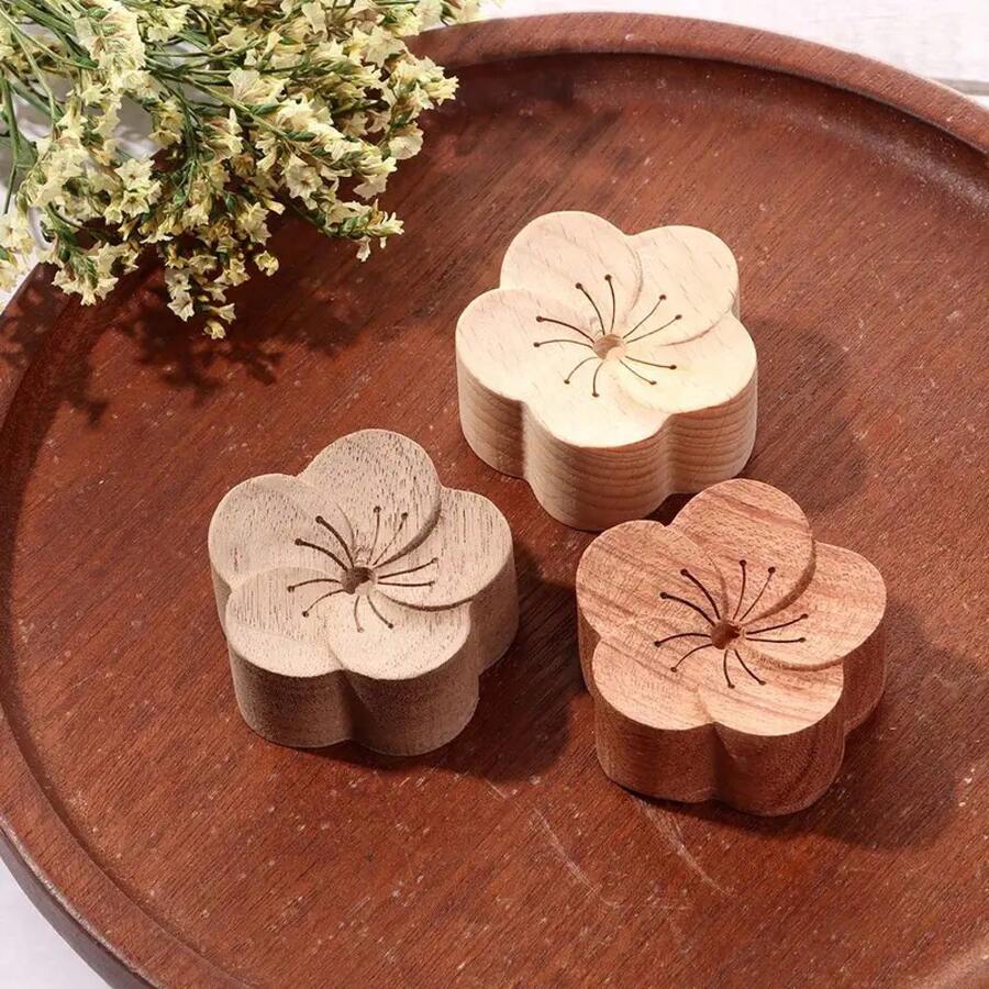 1PC Flower Shape Aroma Essential Oil Diffuser Wooden Aromatherapy Diffuser Car Incense Refreshing Sleep Aid Home Decoration