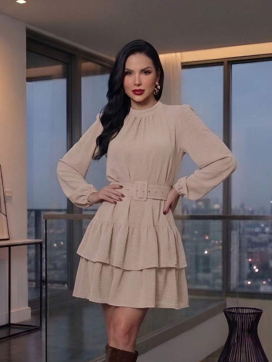Long-Sleeved Dress With Elegant Belt And Double Hem In Marrant Fabric. Dress With Ruffles, Perfect For São João (Saint John's Day) And Winter. - 裸體 - 查看 1