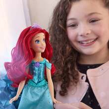 Hasbro 孩之宝迪士尼公主系列闪亮小美人鱼爱丽儿娃娃，时尚娃娃，带裙子和配饰，适合3岁及以上儿童。 - Ar iel - 查看 5