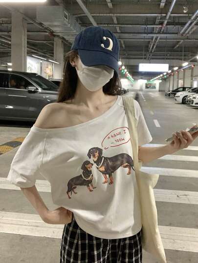 Y2K 韩版甜辣香肠狗印花露肩短袖T恤，女款，休闲宽松露脐上衣，适合学生，百搭夏季日常穿着