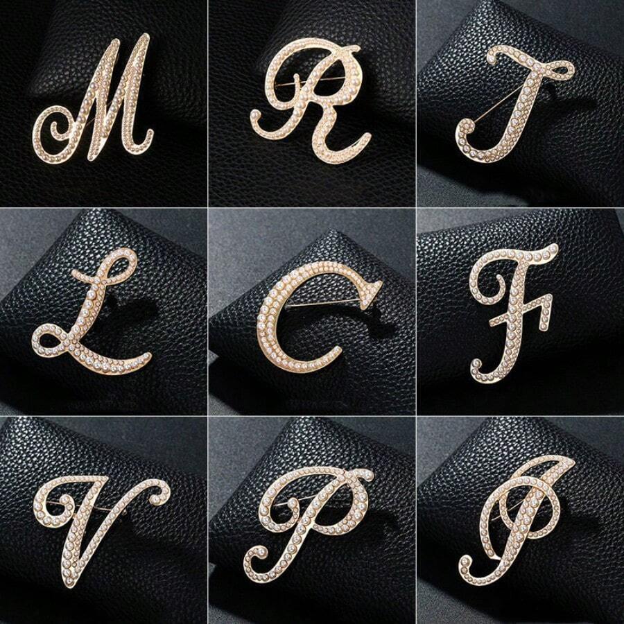 1pc Fashionable Creative Pearl A-Z English Letter Gold Brooch, Versatile Minimalist Accessory Pin For Men And Women