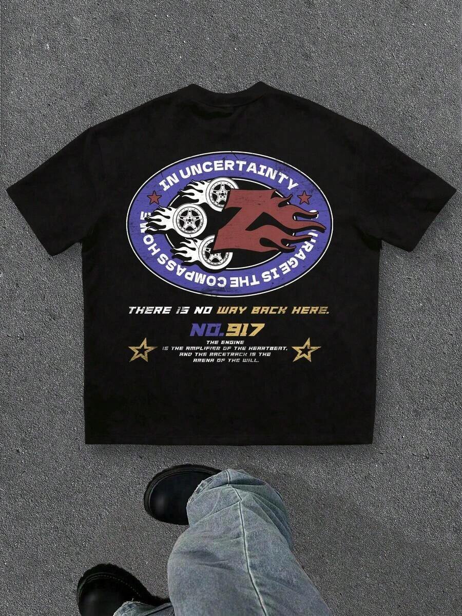 Manfinity Camiseta de manga corta con hombros caídos, estampado gráfico de carreras desgastado y sobredimensionado en color negro - Negro - Ver 1