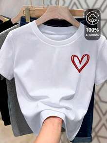 Camiseta casual de manga corta y cuello redondo para mujer, de largo regular, con detalle de corazón rojo. - Blanco - Ver 1