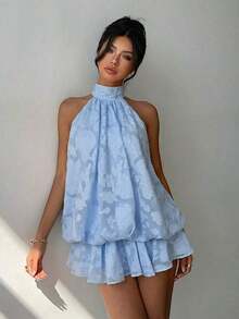 Vestido mini elegante de mujer con cuello halter y lazo en color marrón - Celeste - Ver 3
