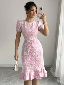 Vestido elegante de mujer de tela jacquard con cuello redondo, mangas abullonadas y volante en el bajo, de silueta ceñida y longitud media.Adecuado para diversos ocasiones como uso diario, cócteles y estilo callejero.Verano - Rosa - Ver 3
