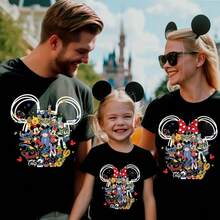Disney "Disney Trip 2026" Multi-Character Castle Family Matching Short Sleeve T-Shirt, Perfect For Family Trips, Vacations & Theme Parks. New Style, Ideal For Disney Travel, Family Gatherings & Casual Outings, Suitable For Men, Women & Kids. Made Of High-Quality Cotton, Comfortable & Breathable Fabric. Exquisite Vivid Multi-Character Castle & Mickey Friends Print Design, The Best Gift For Disney Fans & Families. - 女士/孩子T卹 - 查看 1