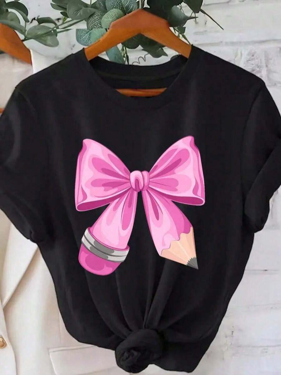 Women's Colorful Print Heart Bow Top - Round Neck, Loose Fit Graphic Top Cute Daily Teacher Outfit Comfortable Washing Machine All Season Special Edition Gift Sport Shirt Blouse Long Versatile Layering Piece, Basic Seasonal Wardrobe Soft Woven Breathable Material Fashionable Printed Feminine Women's Casual T-Shirt With Fun Print, Regular Fit, Round Neck, Short Sleeve, Spring-Summer, Ideal For Daily Wear, Fashion Category. - 黑色粉底粉 - 查看 1