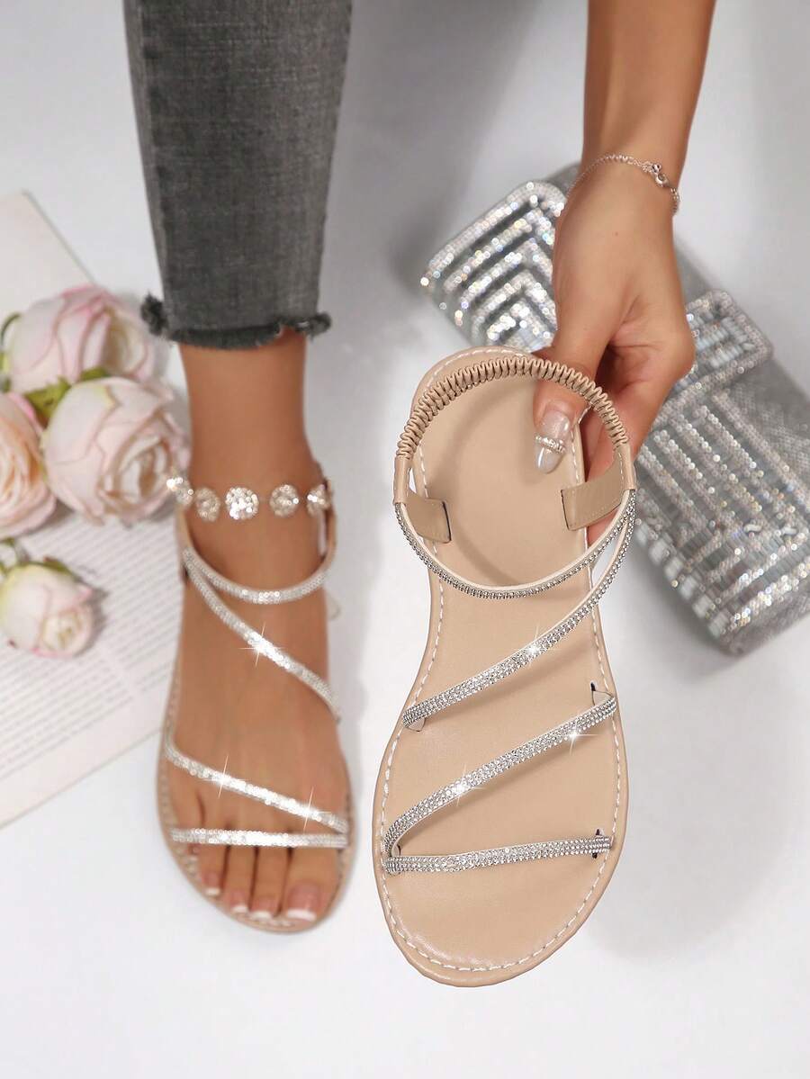 Giày sandal đế bằng hở mũi, quai ngang đính đá lấp lánh, thun co giãn, kiểu dáng mới mùa hè dành cho nữ, phong cách châu Âu và Mỹ.