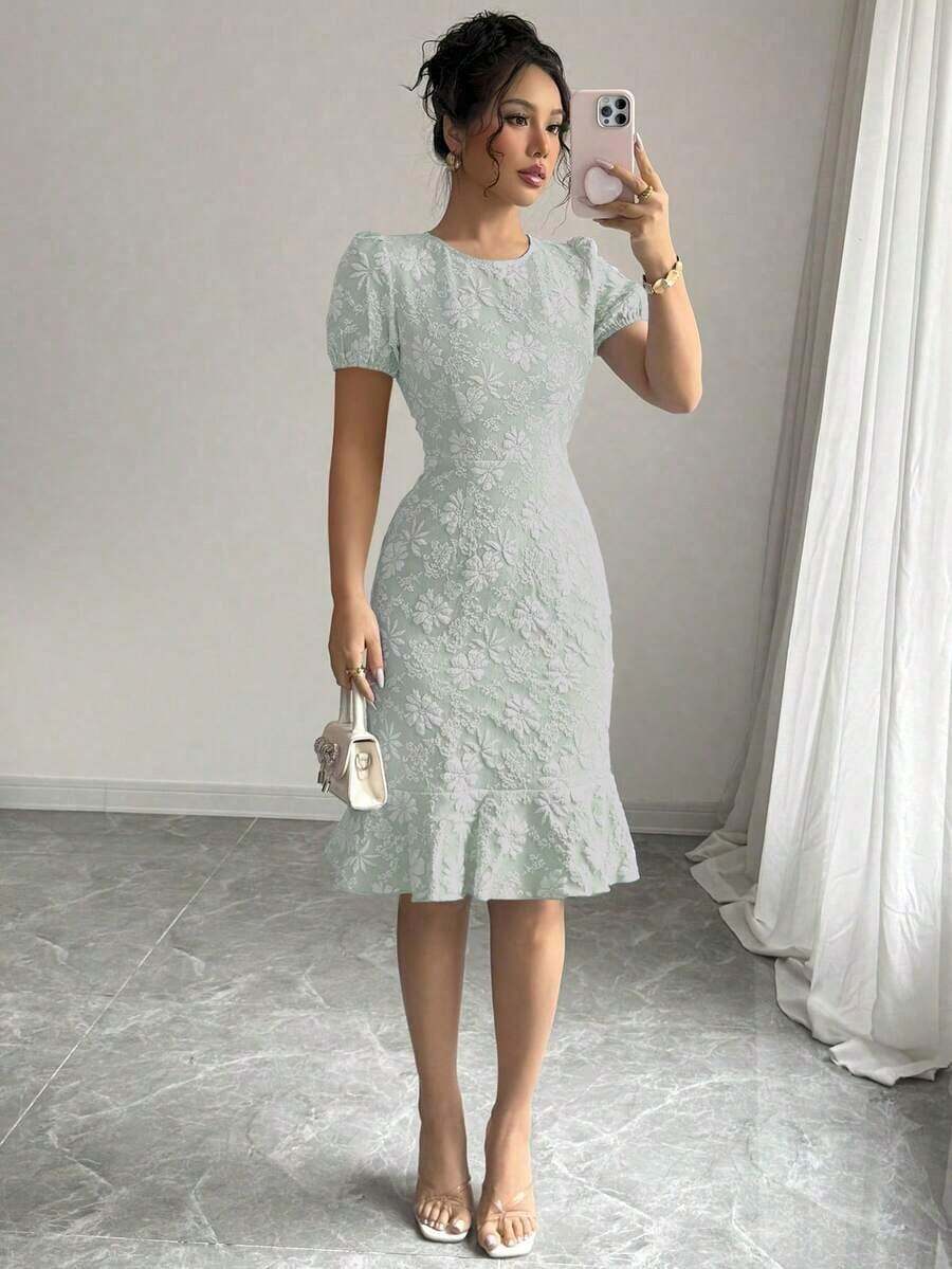 Vestido elegante de mujer de tela jacquard con cuello redondo, mangas abullonadas y volante en el bajo, de silueta ceñida y longitud media.Adecuado para diversos ocasiones como uso diario, cócteles y estilo callejero.Verano - Verde - Ver 1