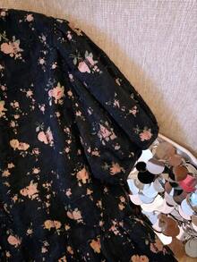 Blusa de mujer con cuello en V bordada de estilo romántico francés de manga corta - Negro - Ver 4