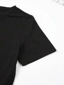 Camiseta con eslogan de auto-estima para mujer - Estampado de energía positiva "Soy hermosa y rota", top de manga corta con cuello redondo y corte holgado, 100% algodón, negro con letras blancas y rosas, ropa casual de primavera/verano, que muestra confianza y belleza interior, disponible en tallas 1XL-5XL, camiseta de manga corta para mujer de talla grande, 100% algodón puro, tela de 180g. - Negro - Ver 3