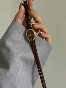1pc Women's Oval Roman Numeral Casual Elegant Quartz Wrist Watch, Suitable For Daily Wear - Brown - View 4