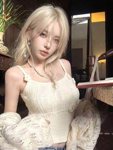 春夏無袖針織吊帶背心 & 優雅修身短版上衣，甜美休閒Y2K復古風，3D紋理鉤編裝飾，鏤空圖案，修身版型 - 杏色 - 查看 3