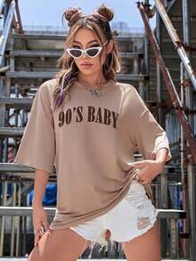 Oversized Off-The-Shoulder Graphic Tee With Lettering Design, Women's Graphic Tops, Unisex - 卡其色 - 查看 3