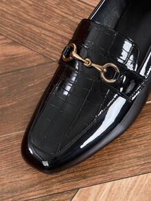 Mocasines de tacón bajo negro para mujer, estilo británico retro de punta redonda, diseño de parches universitarios, adecuados para primavera/otoño, trabajo y uso diario - Negro - Ver 5