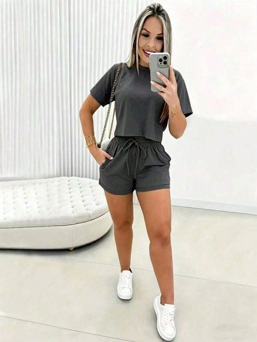 Conjunto de 2 piezas de camiseta y pantalones cortos de unicolor casual para mujer - Gris Oscuro - Ver 1