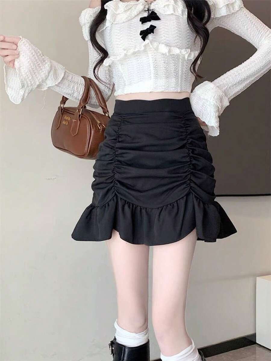 A Pure And Charming Slim-Fit Dress For Slightly Curvier Girls. A New Summer Design, A Short-Sleeved T-Shirt Dress With A Drawstring. - Black - View 1