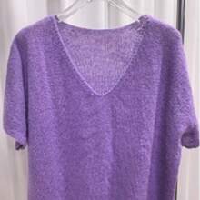 Áo len nữ màu tím cổ chữ V tay ngắn, dáng suông, chất liệu vải co giãn vừa phải. - Màu Lilac Tím - Xem 5