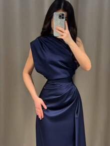 女士缎面不对称褶皱长裙，垂褶高领无袖修身正式礼服，优雅场合礼服，适合婚礼宾客、鸡尾酒会和宴会，秋冬季 - 藏蓝色 - 查看 10