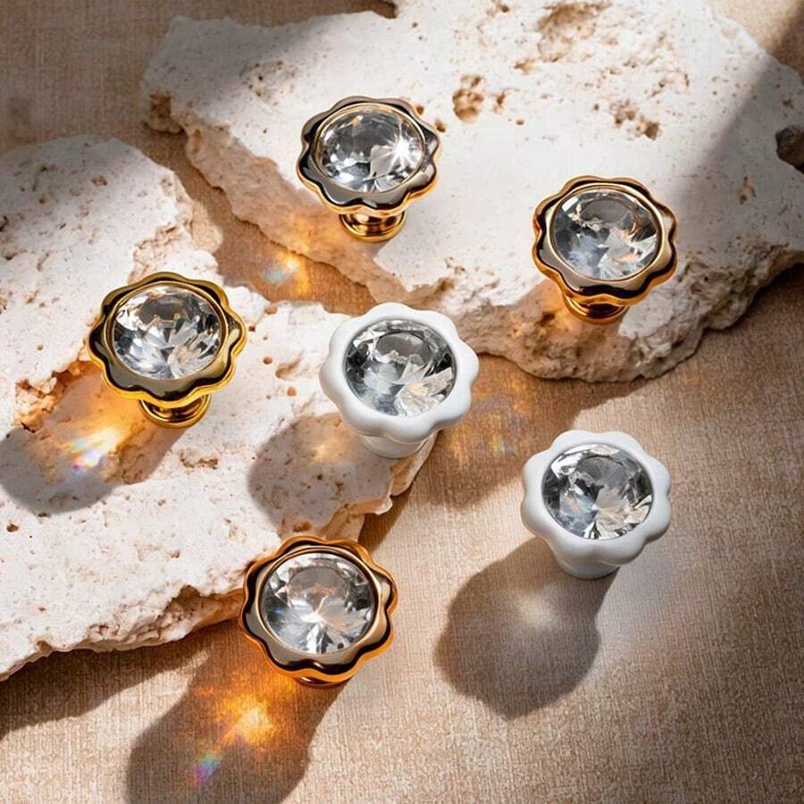 1pc Petal-Shaped Cabinet Handles, French-Style Luxury Drawer Knobs Inlaid With Large Diamonds, Decorative Furniture Door Handles, Suitable For Dressing Tables, Wardrobes, Jewelry Boxes, Storage Boxes, And Home Hardware Decorations - A - View 1