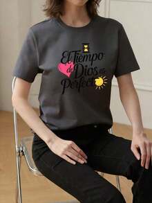 Camiseta de manga corta de moda para primavera y verano de 2026, hecha en México, 180 gramos. Estampado de dibujos animados, modelo de pareja, apta para uso interior o exterior. Cuello redondo, unisex, ideal para oficina y ocio. Paquete de una pieza. - Gris Oscuro - Ver 2