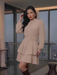 Long-Sleeved Dress With Elegant Belt And Double Hem In Marrant Fabric. Dress With Ruffles, Perfect For São João (Saint John's Day) And Winter. - 裸體 - 查看 2