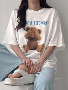 Camiseta de verano para mujer, holgada, con estampado de oso de dibujos animados, cuello redondo y hombros caídos, DON'T BE SHY PLEASE MAKE ME FEEL LONE, camisetas lindas, camiseta oversize, ropa para maestras, estilo vintage urbano, unisex, holgada, de algodón, manga corta, cuello redondo, ropa deportiva estilo Y2K, cuello redondo, 100% algodón, tejido suave, manga corta. 1 camiseta - Blanco - Ver 8