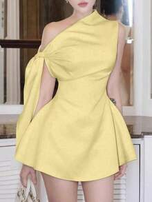 Vestido corto minimalista de mujer de unicolor elegante con hombros con lazo y sin mangas, de verano en colores claros - Mostaza Amarilla - Ver 1