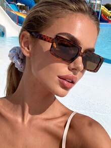 1 Pair Women's Leopard Print Rectangular Fashion Sunglasses, Suitable For Outfits, Travel, Summer Accessories, Sports Style, Driving, Beach, Electronic Music Festival, Vacation, Family Outings, Golf, Hiking, Elegant Look - Leopard Tea - View 4