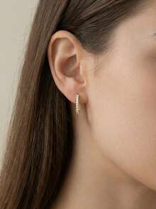 1 Đôi bông tai bạc 925 đính đá Zirconia lấp lánh, kiểu dáng thời trang, đường kính 1.5cm, thích hợp làm quà cưới/sinh nhật cho nữ, hoặc đeo hàng ngày, kèm hộp quà sang trọng. - Vàng - Xem 7