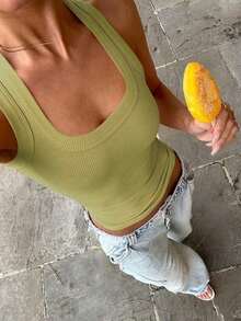 Camiseta de tirantes de mujer Floreya con cuello cuadrado, top corto casual de ajuste ceñido sin mangas, versátil para usar por sí solo o en capas, estilo minimalista francés, apto para todas las estaciones, verano - Aguacate verde - Ver 1
