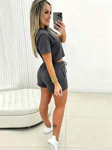 Conjunto de 2 piezas de camiseta y pantalones cortos de unicolor casual para mujer - Gris Oscuro - Ver 2