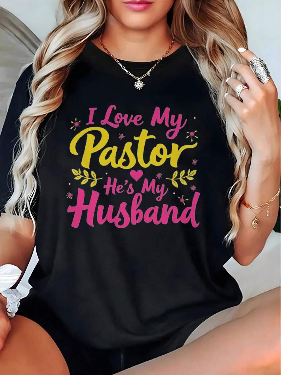 OversizeTalla Grande Slim - Camiseta de Mujer "Amo a mi Pastor, es mi esposo" - Camiseta de manga corta 100% suave y casual, con letras vibrantes y coloridas y decoraciones florales - Idea de regalo para la esposa del pastor - Camiseta divertida con cita religiosa para mujer, cómoda para uso diario, diseño humorístico, ropa para pastor. |   Camiseta de Diseño Divertido |   Ajuste cómodo, un bonito regalo para la esposa de un pastor. - Negro - Ver 1