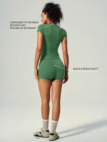 UONNOU Pocket Workout Set, Crew Neck Top & Peach Lifting Seamless Shorts - Green - View 3