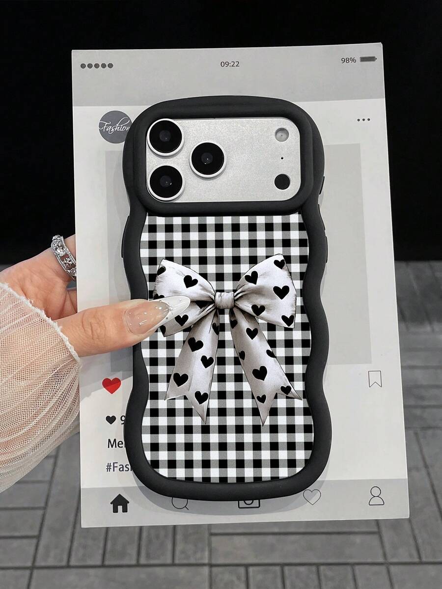 1 pieza Funda de teléfono con estampado de corazón a cuadros en blanco y negro, cubierta protectora mate de TPU con borde ondulado y resistente a golpes, estética retro y dulce, compatible con iPhone 15/14/13/17 Pro Max y Galaxy S25 Ultra, accesorio esencial diario para teléfono, - Negro - Ver 1