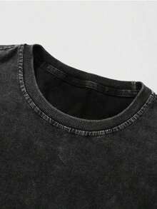 Estilo casual lavado para hombres, diseño de patrón de dibujos animados creativos, cómoda manga corta adecuada para uso al aire interior en verano - Negro - Ver 3