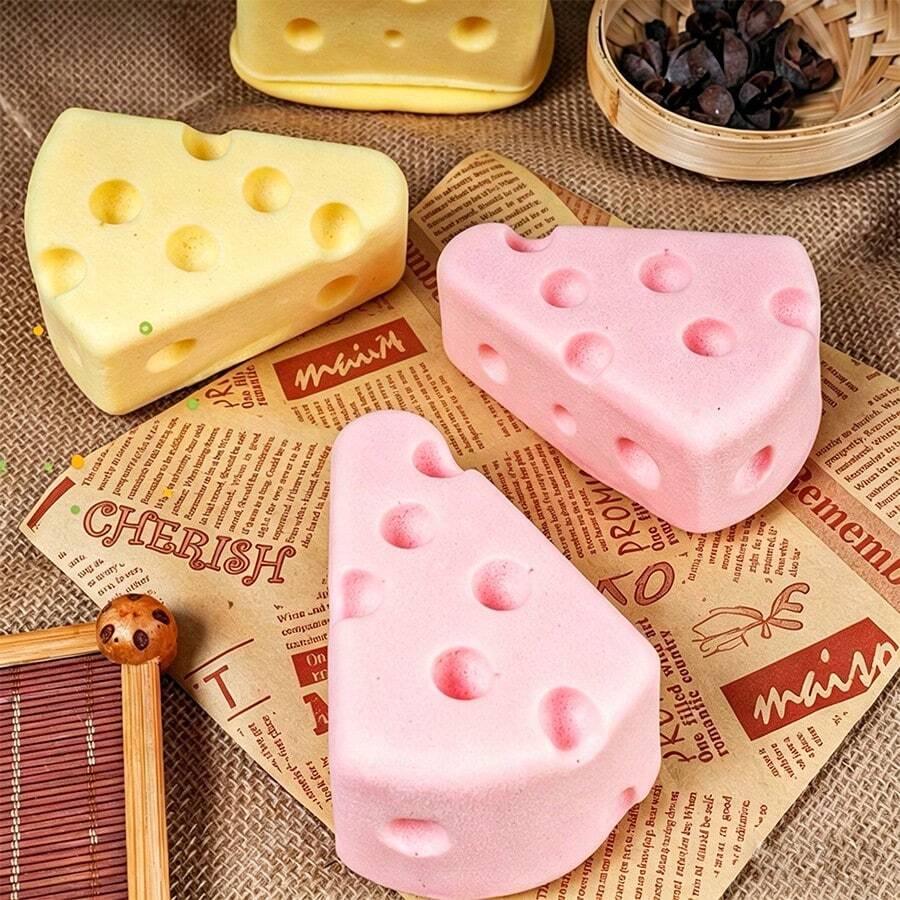 1 pieza Juguete apretable con forma de queso, juguete antiestrés de queso realista, accesorio creativo y divertido para adultos y estudiantes
